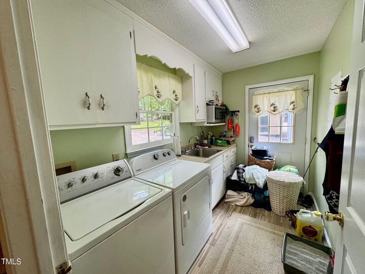 Property Photo: 96 Holly Circle NC 27537