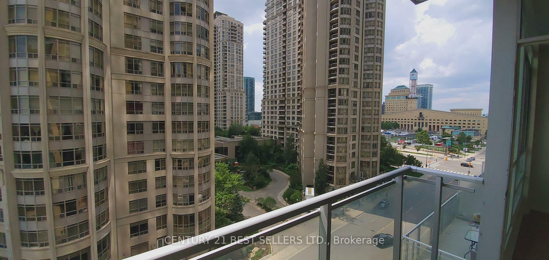 Photo de la propriété: 225 Webb Drive 801 ON L5B 4P2