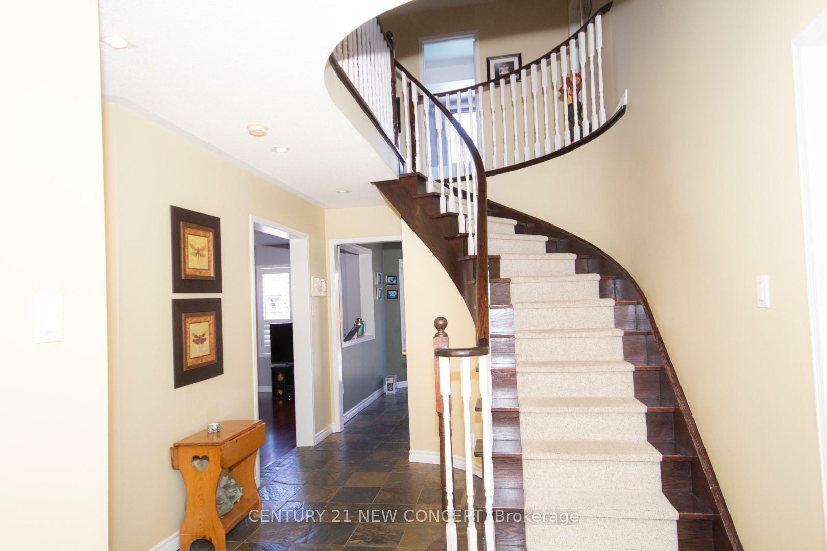 Photo de la propriété: 1497 Estes Crescent ON L5V 1M4