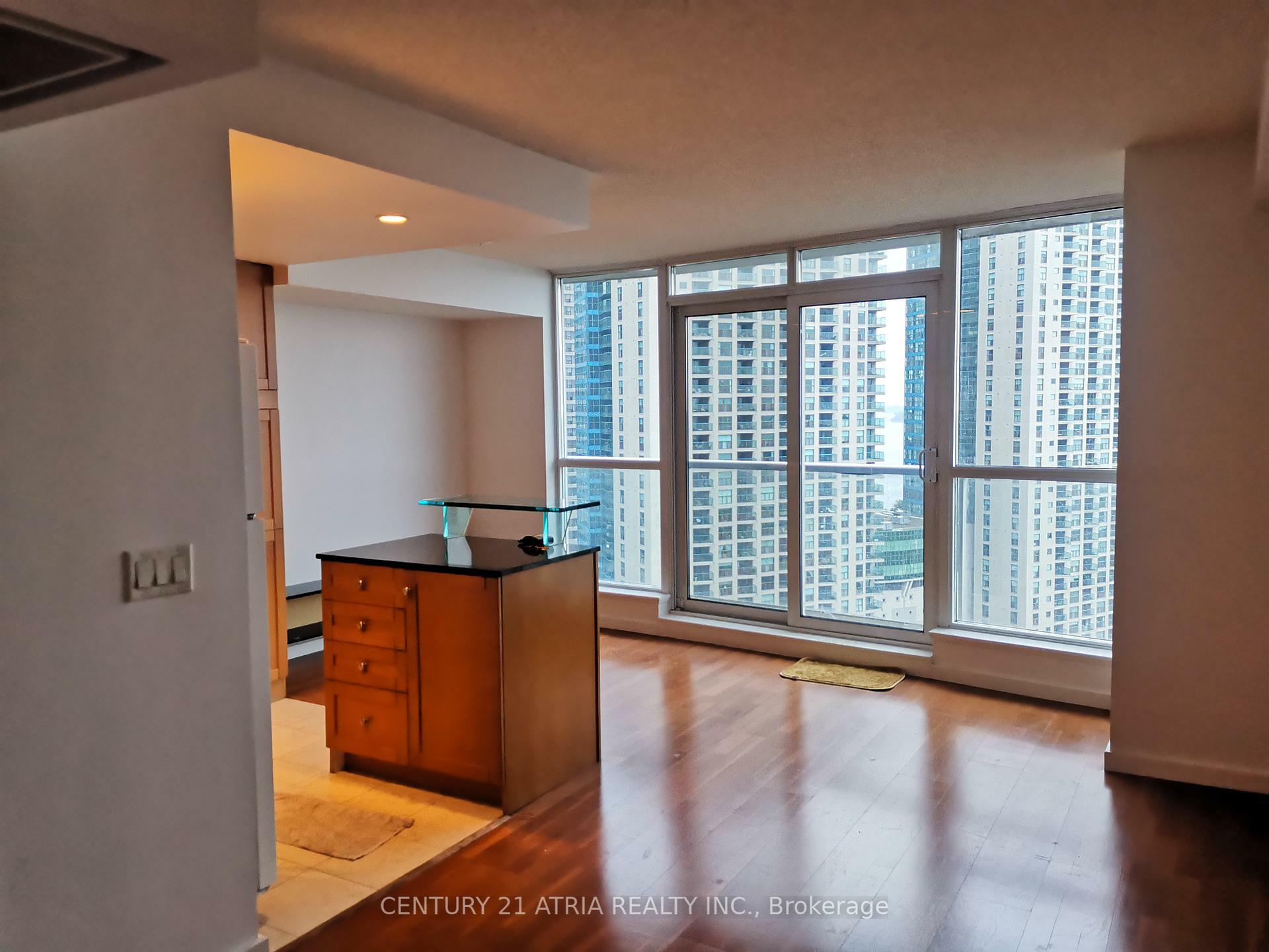 Property Photo: 208 Queens Quay W 1805 ON M5J 2Y5