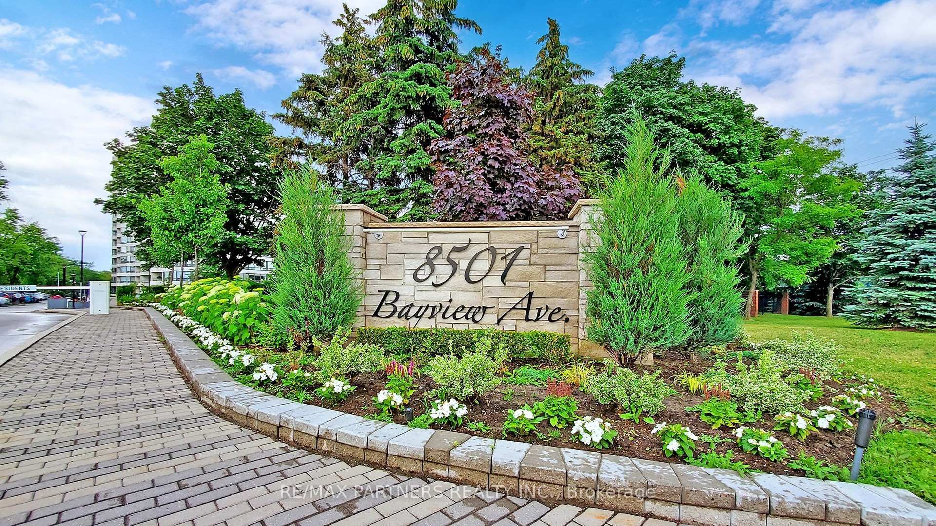Property Photo: 8501 Bayview Avenue 907 ON L4B 3J7