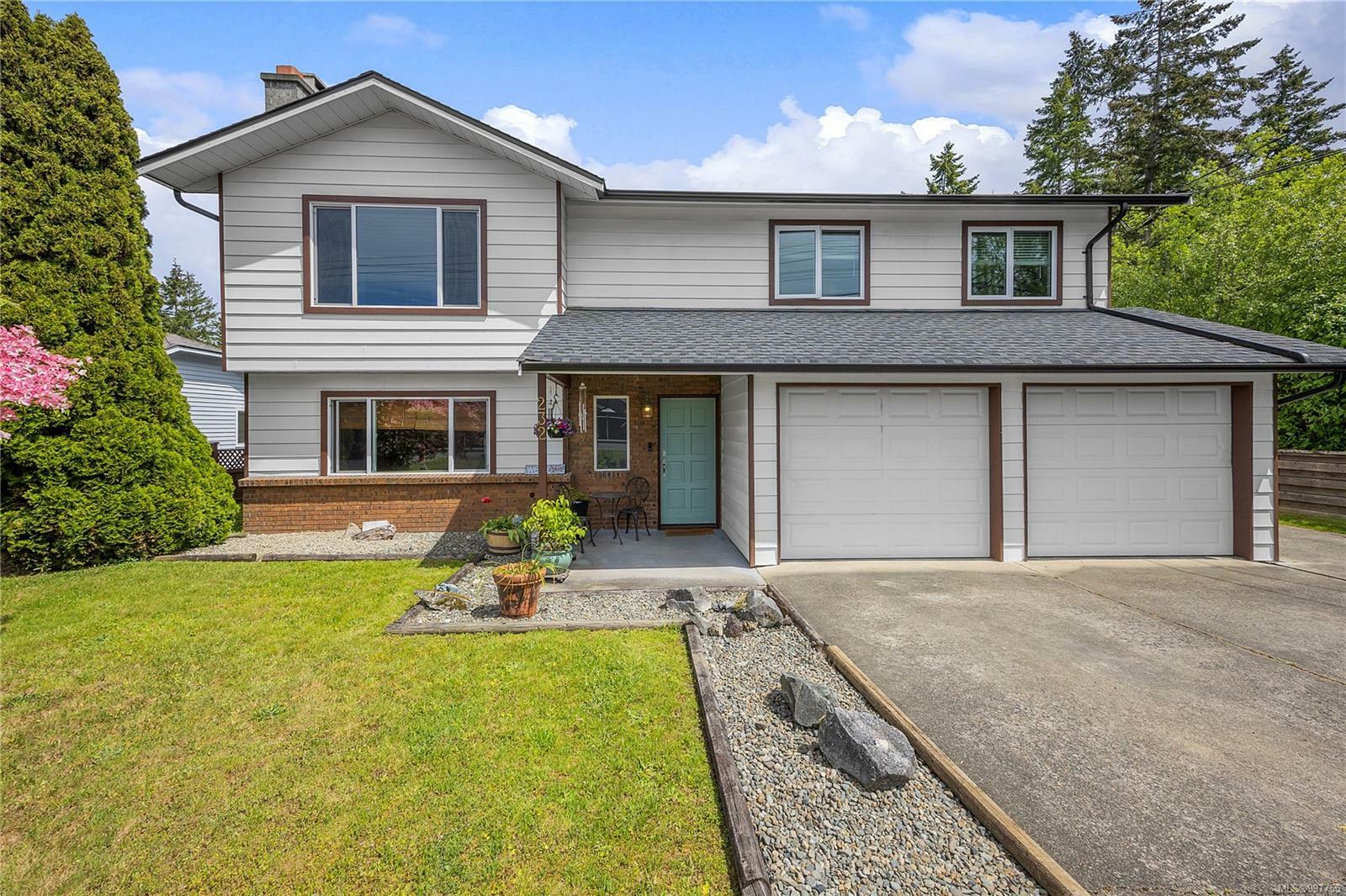 Property Photo: 232 Moilliet St S BC V9P 1M8