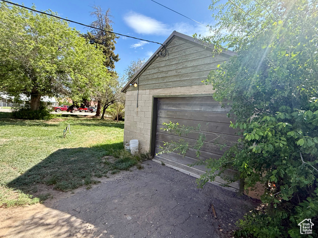 Property Photo: 479 S Vernal Ave UT 84078
