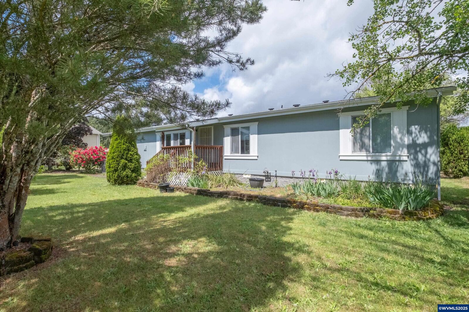 Property Photo:  257 Dogwood St  OR 97358 