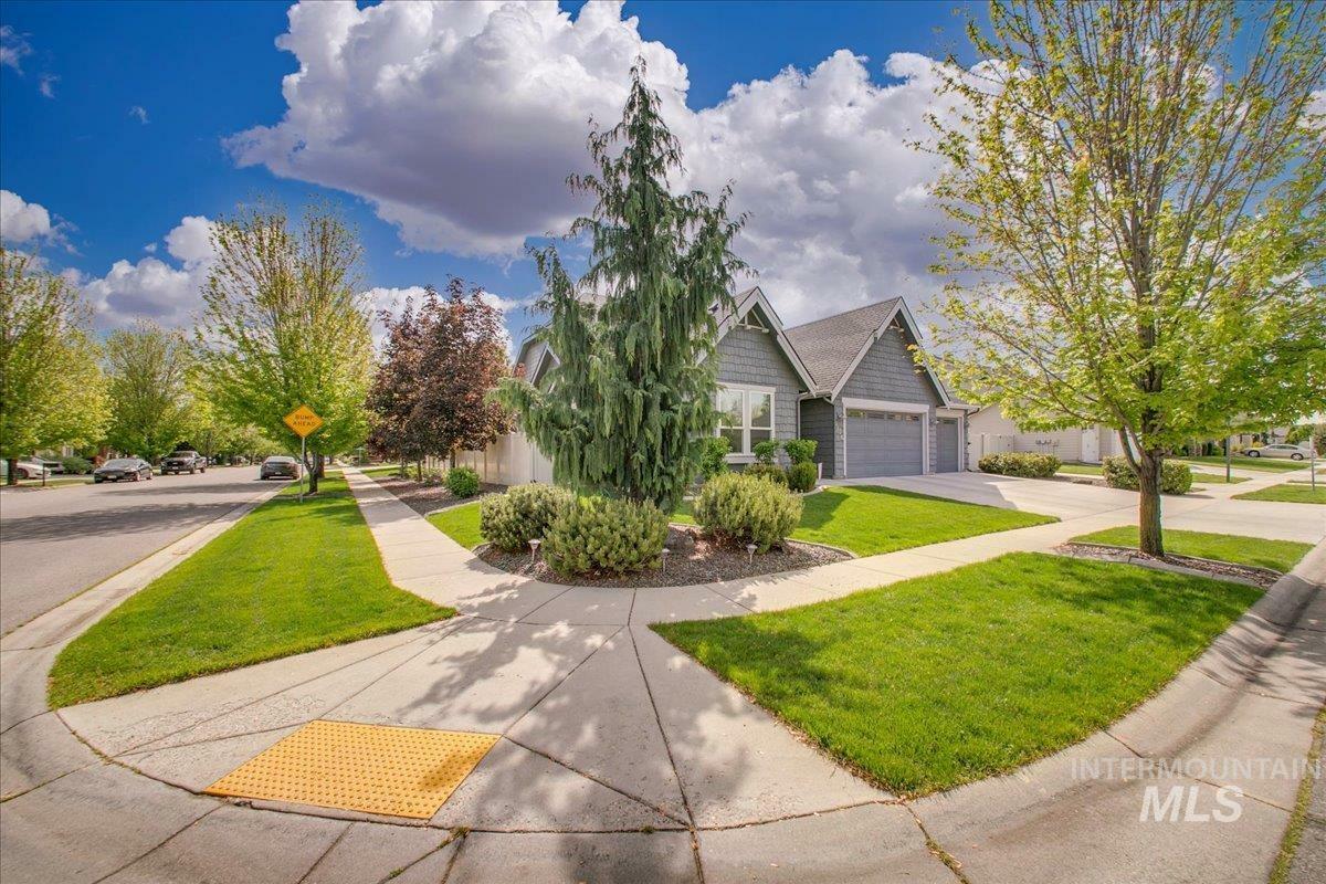 Property Photo: 5726 N Morpheus Way ID 83642