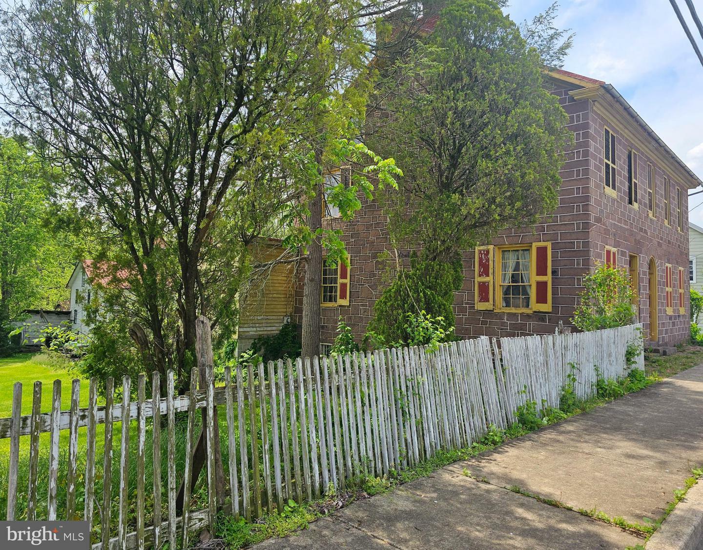 Property Photo: 302 W Front Street PA 17339