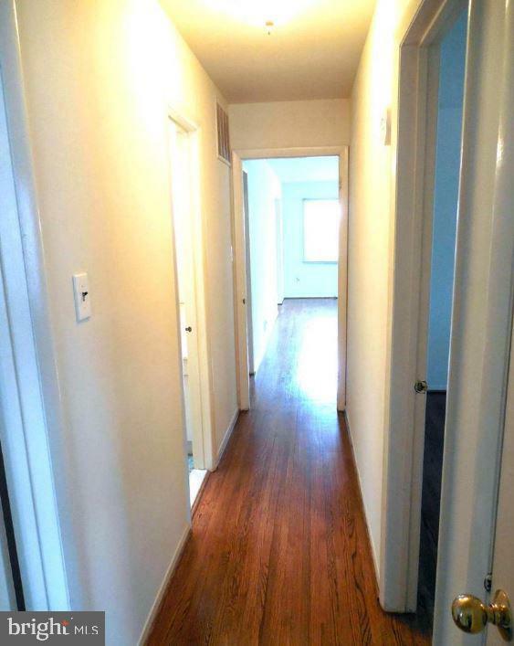 Property Photo: 6918 Ashbury Drive VA 22152