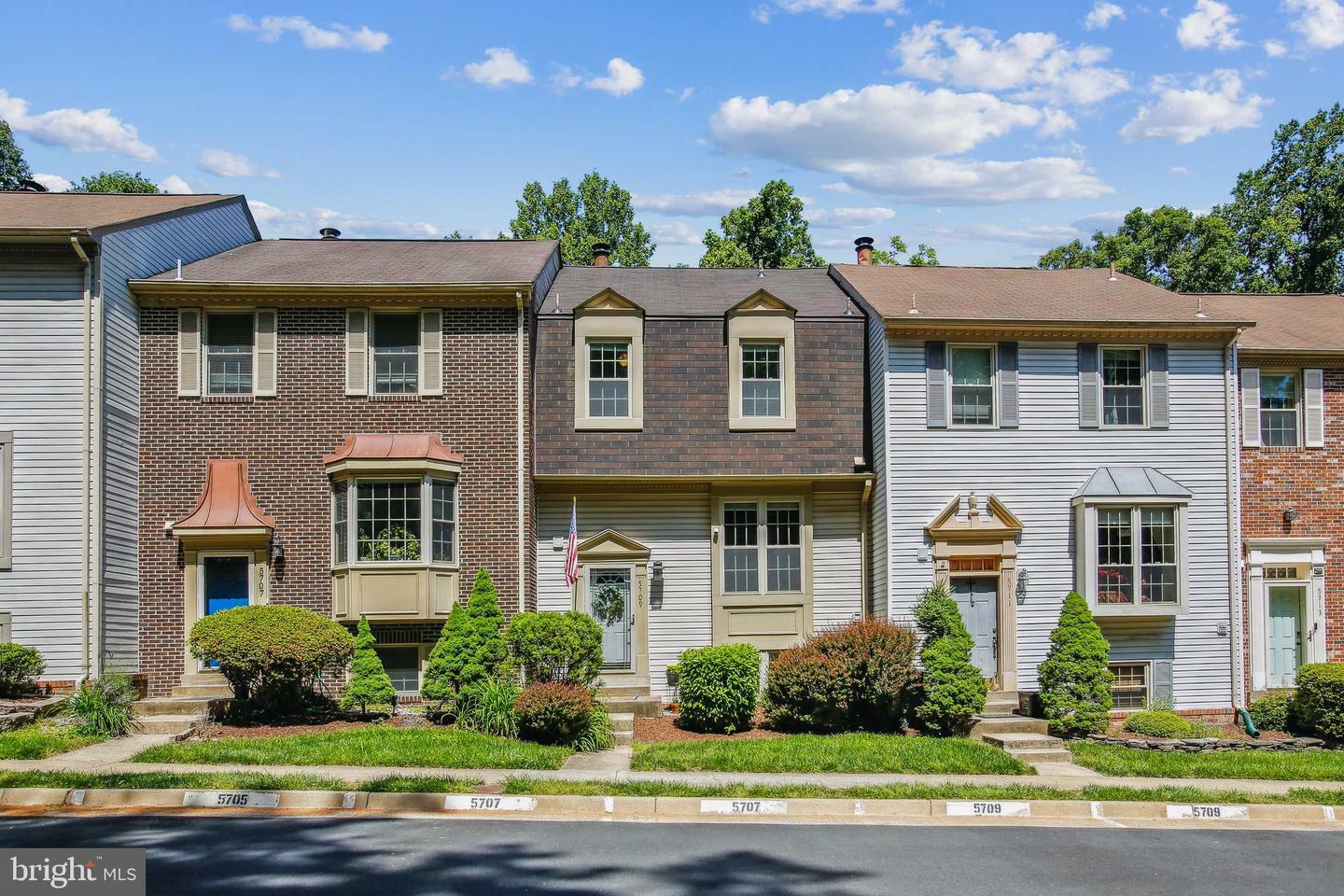 Property Photo: 5709 Burke Towne Court VA 22015