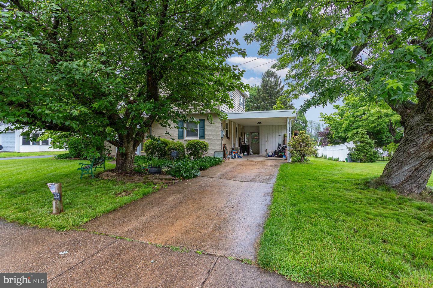 Property Photo: 1003 Apple Drive PA 17055