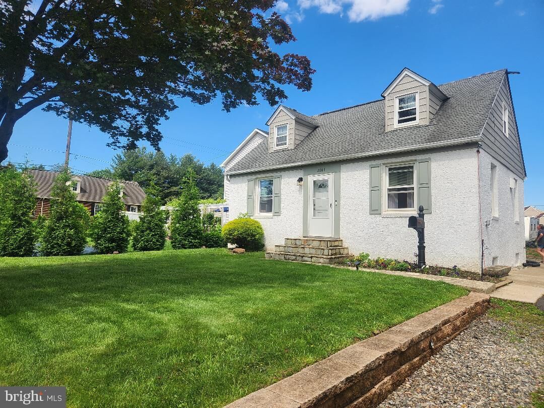 Property Photo: 2803 New Falls Road PA 19056