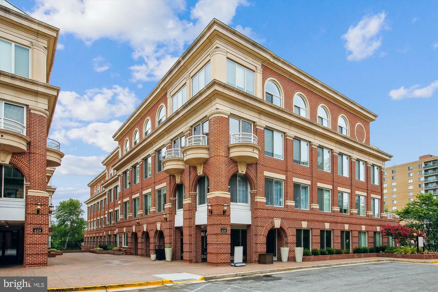 Property Photo: 625 Slaters Lane 407 VA 22314