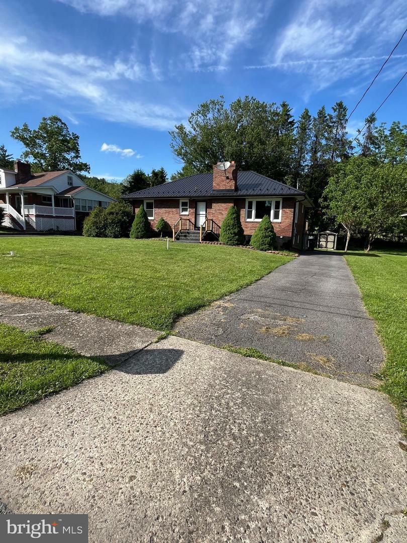 Property Photo: 73 Lavale Court MD 21502
