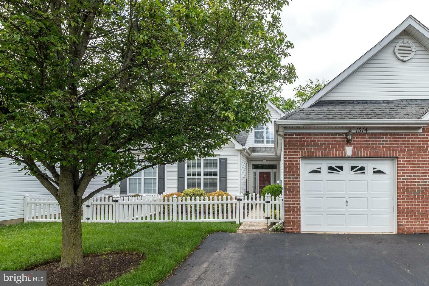 Property Photo: 1514 Tarrington Way PA 19440