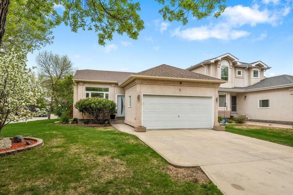 Property Photo: 3 Shalimar Crescent MB R2V 4J2