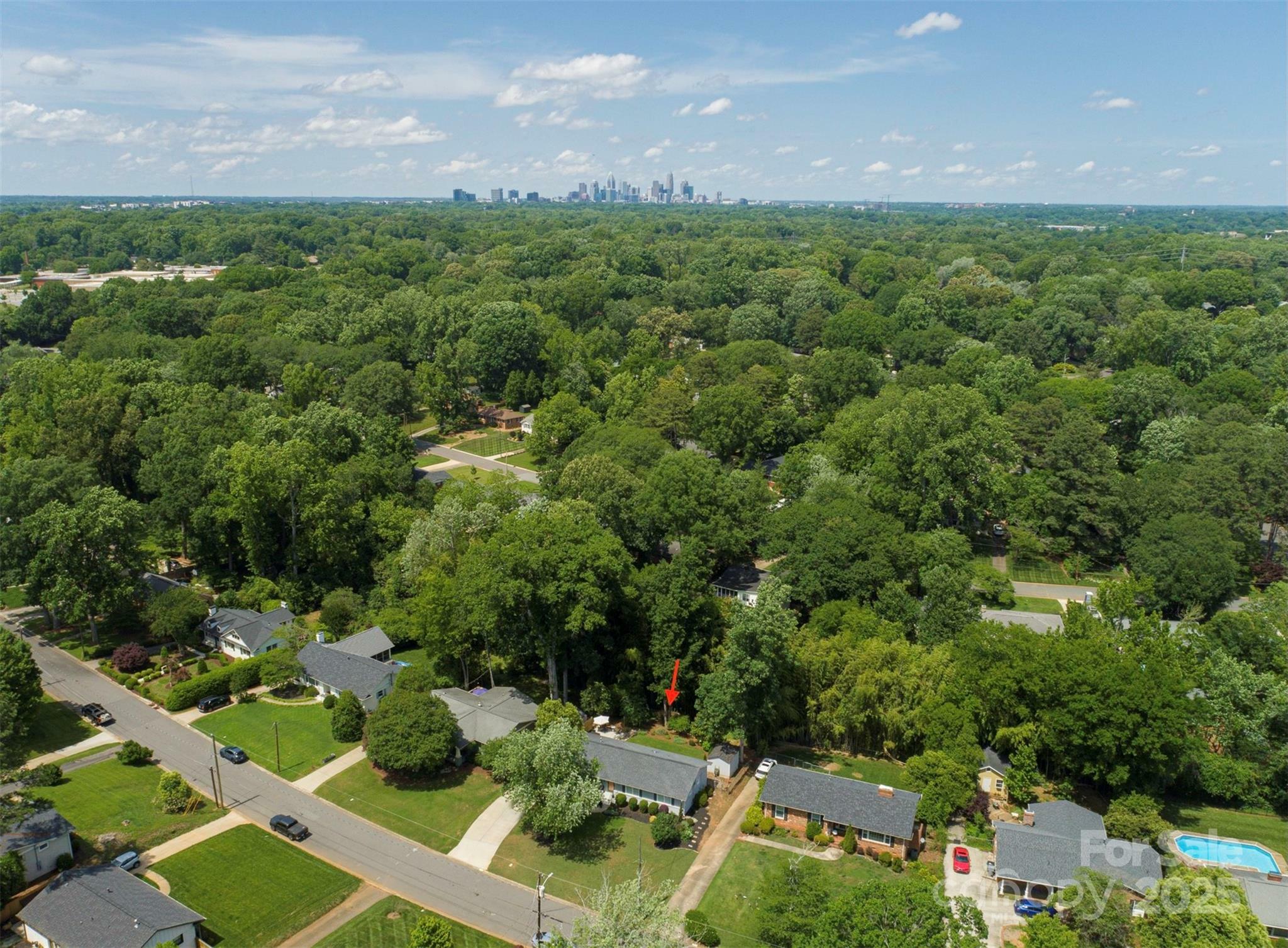Property Photo: 1715 Wensley Drive NC 28210