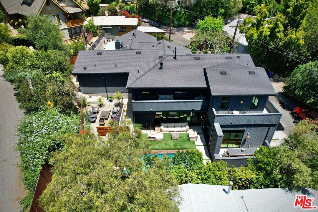 Property Photo: 1919 Pinehurst Rd CA 90068