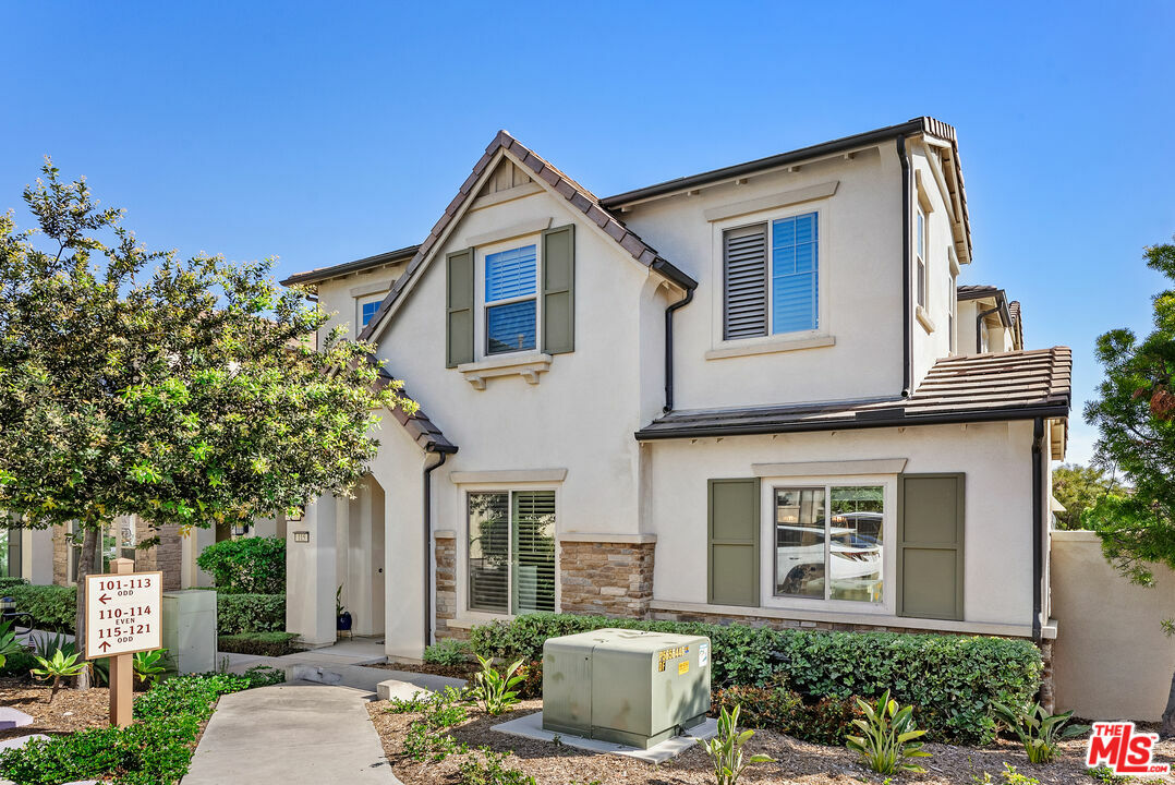 Property Photo: 115 Primrose Dr CA 92610