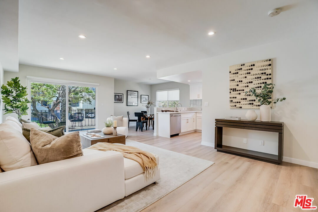 Property Photo: 1470 Rexford Dr CA 90035