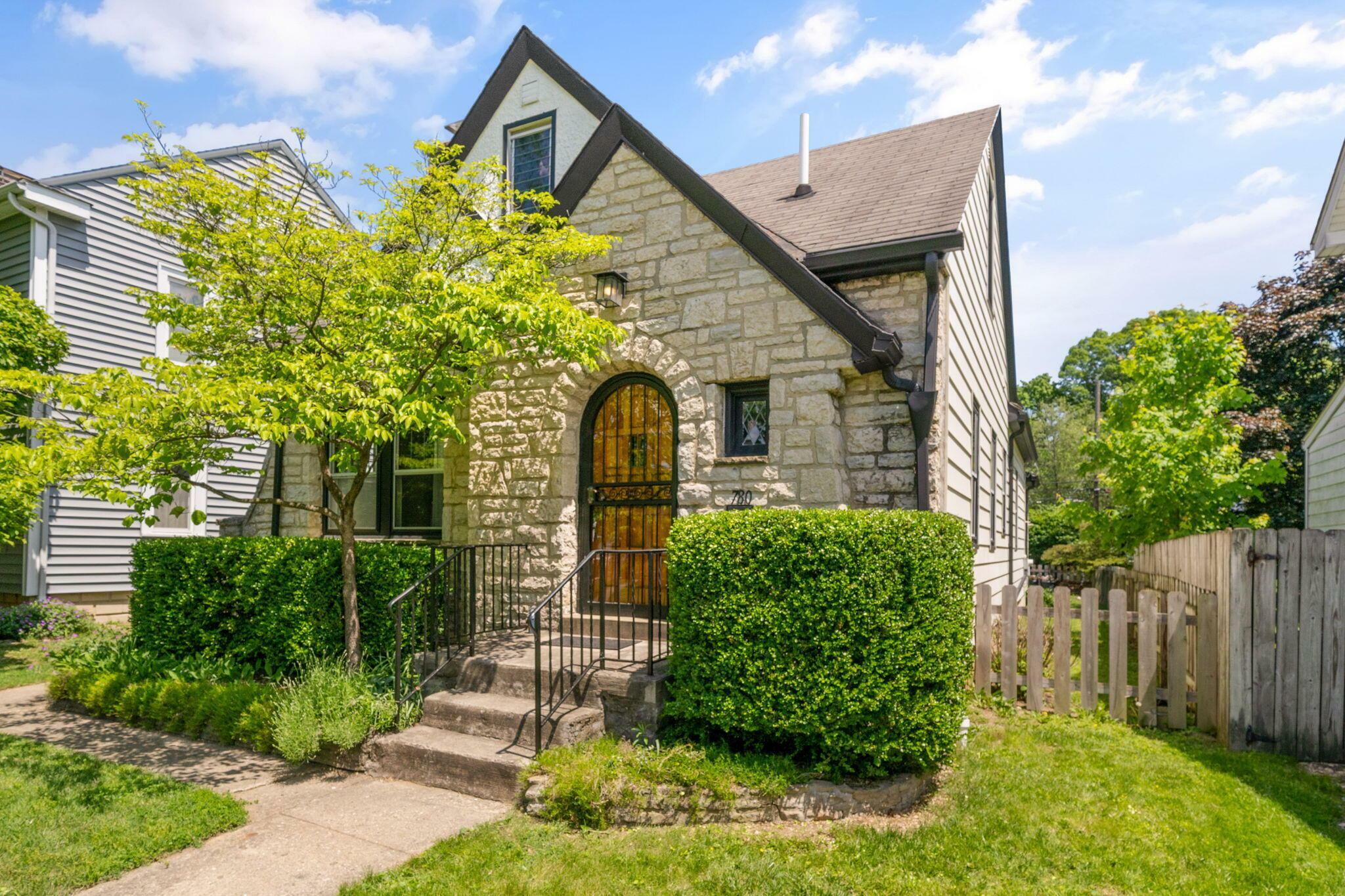 Property Photo: 780 Vernon Road OH 43209