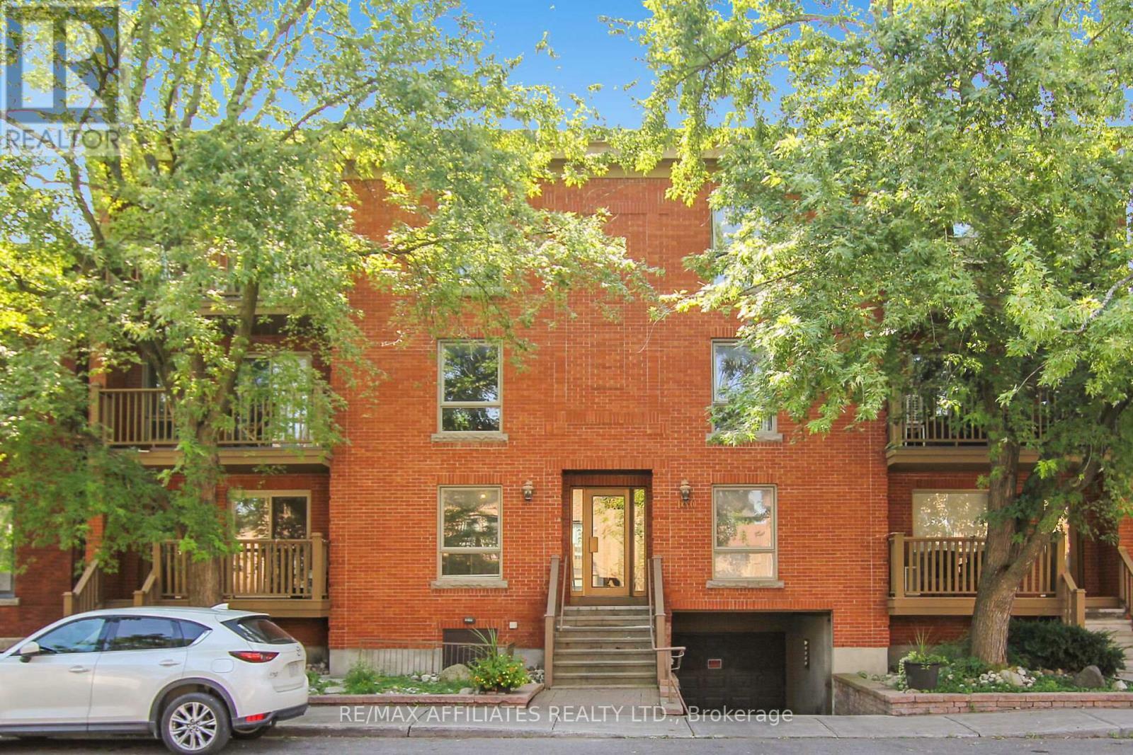 Property Photo:  160 Bruyere Street #1  ON K1N 5E1 
