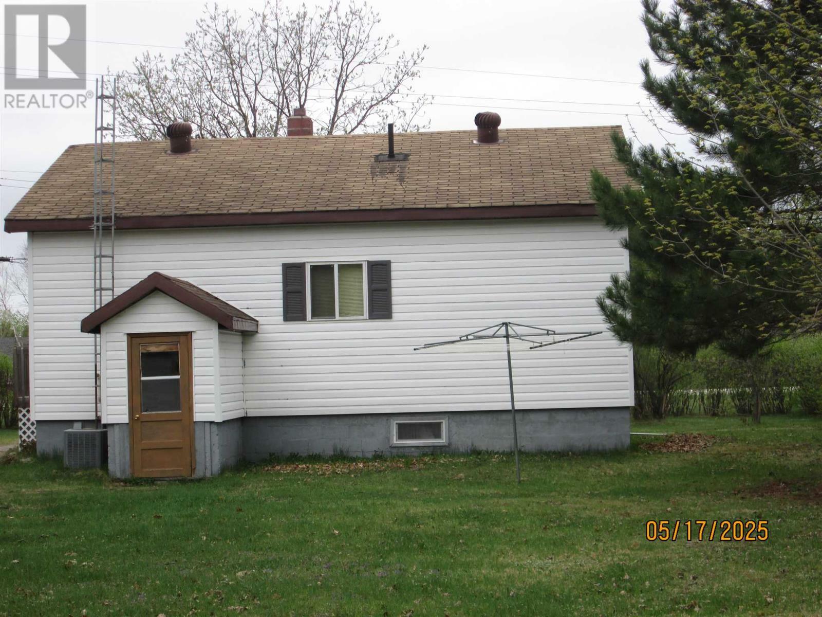 Property Photo: 305 Pine Street ON P0T 1T0