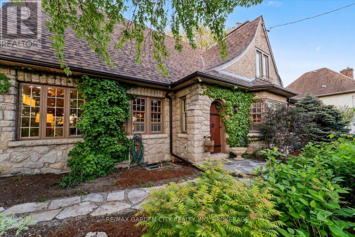 Property Photo: 1 Glenridge Avenue ON L2R 4W5