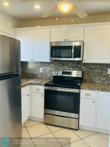 8305 Sunrise Lakes Blvd 310  Sunrise FL 33322 photo