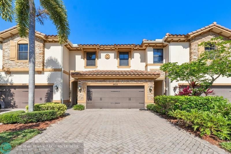 Property Photo: 8433 Blue Cove Way 8433 FL 33076
