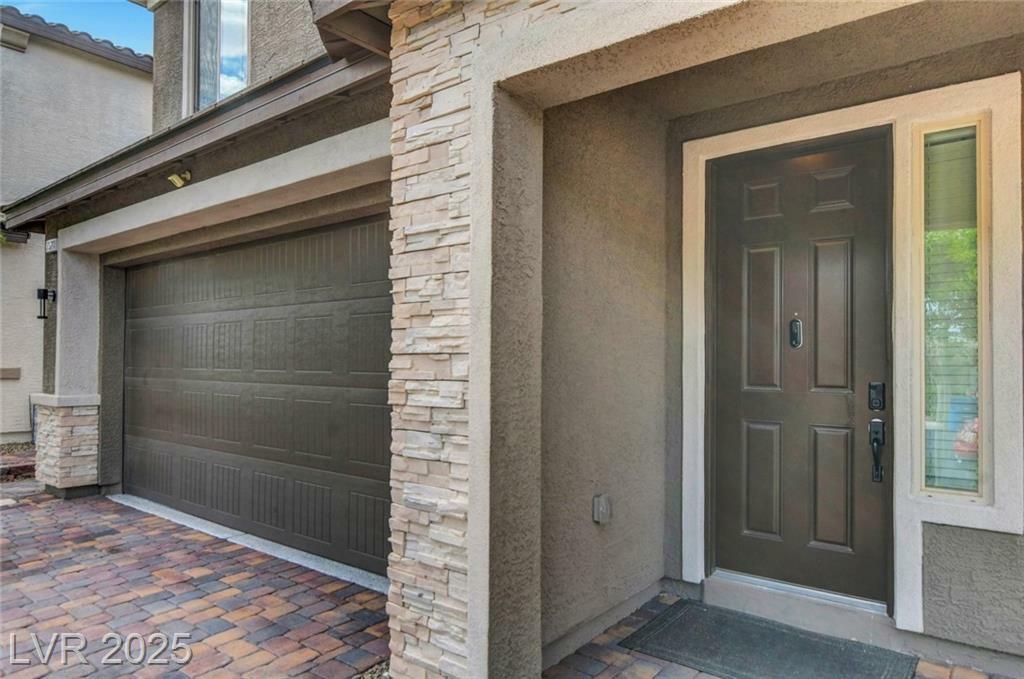 Property Photo: 7528 Tinley Creek Avenue NV 89113