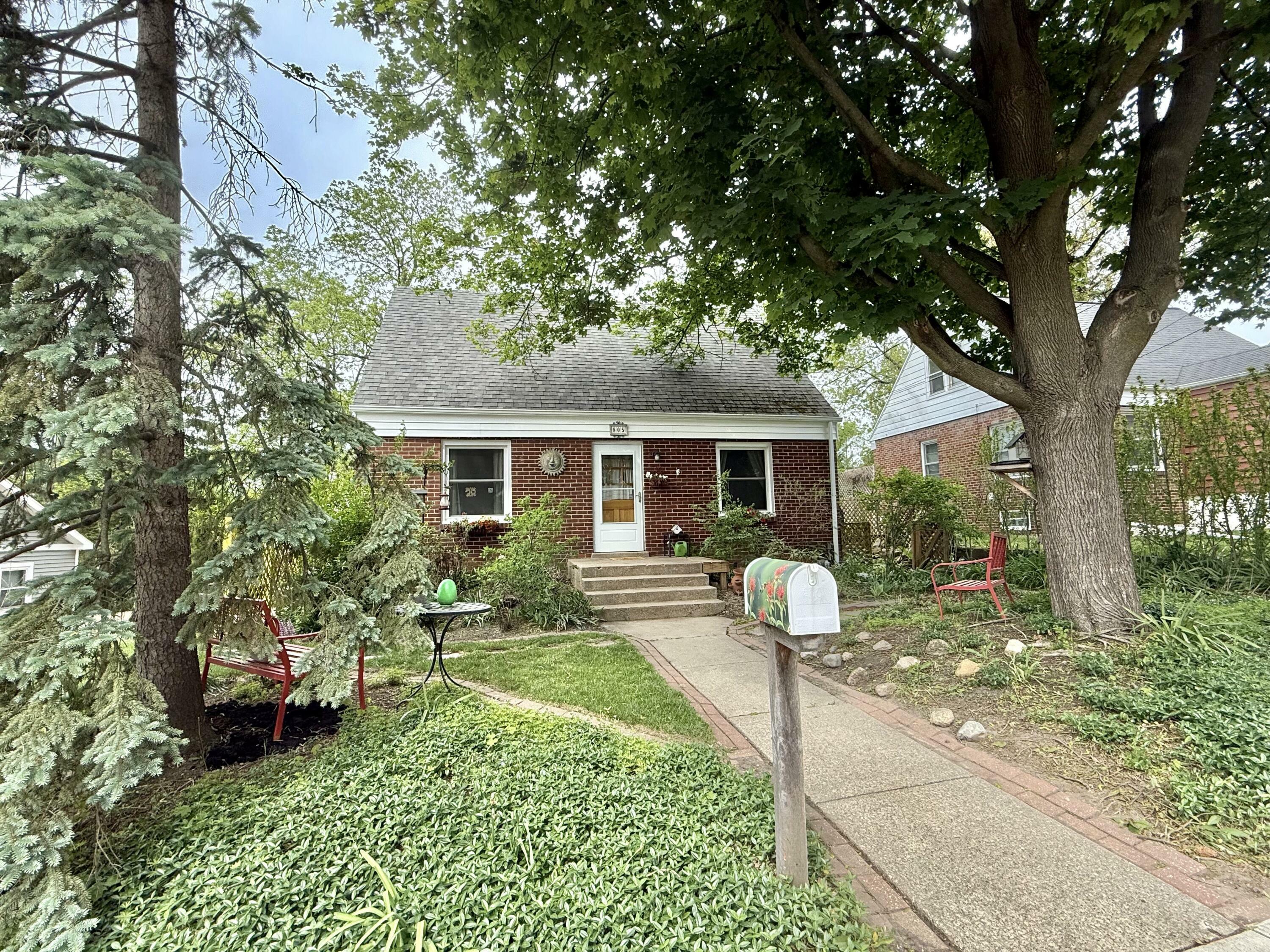 805 Academy Street  Valparaiso IN 46383 photo