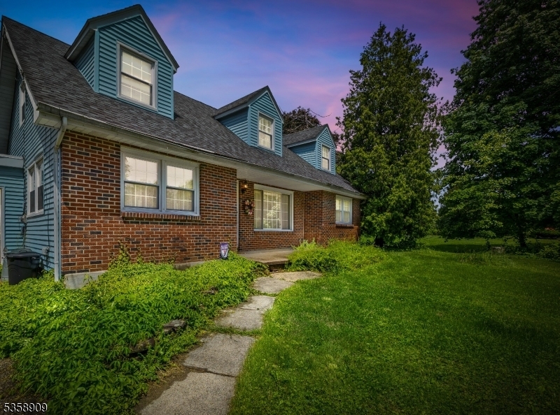 Property Photo: 705 Warren Glen Rd NJ 08804