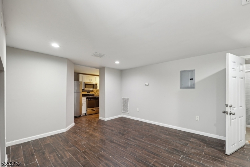 Property Photo: 8 Elm St NJ 07102