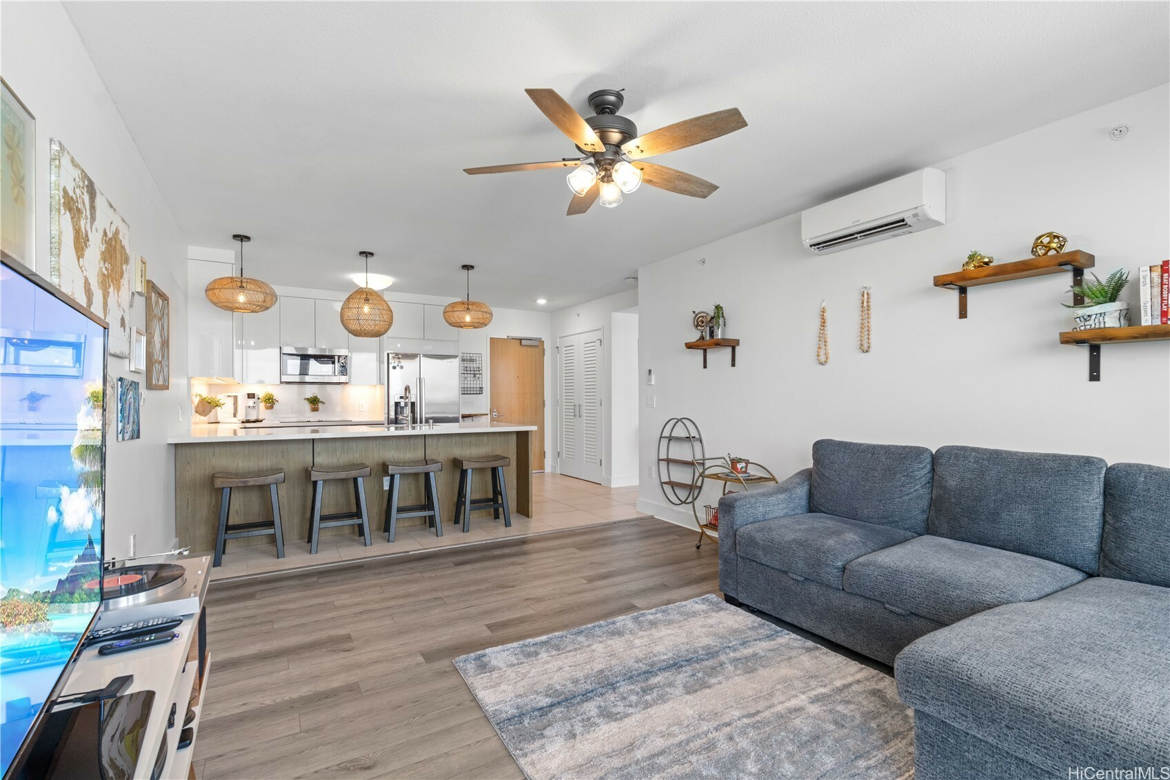 Property Photo: 629 Keeaumoku Street 2505 HI 96814