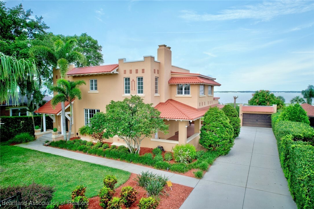 Property Photo: 1831 Lakeview Drive FL 33870