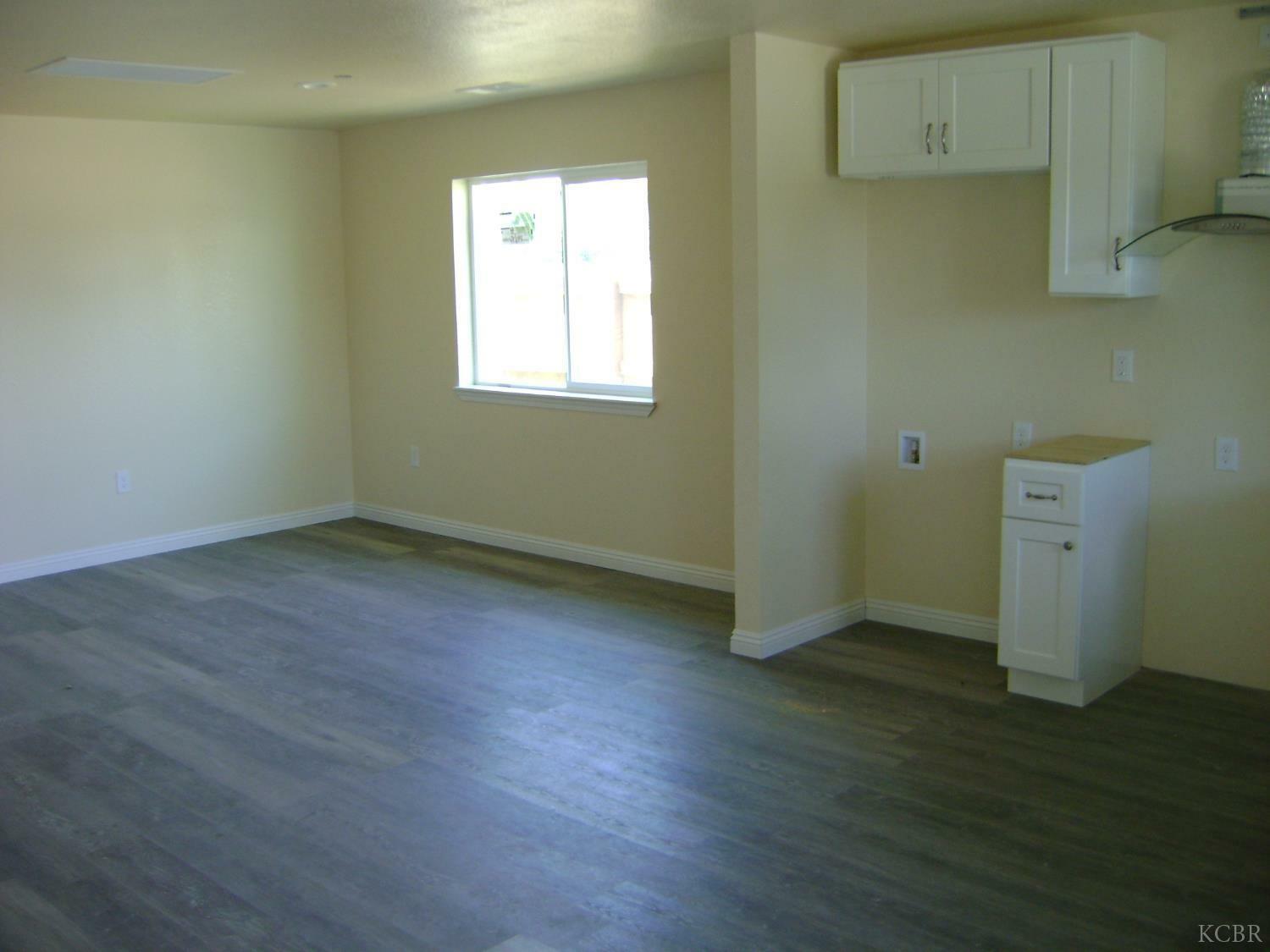 Property Photo: 328 N D Street CA 93274