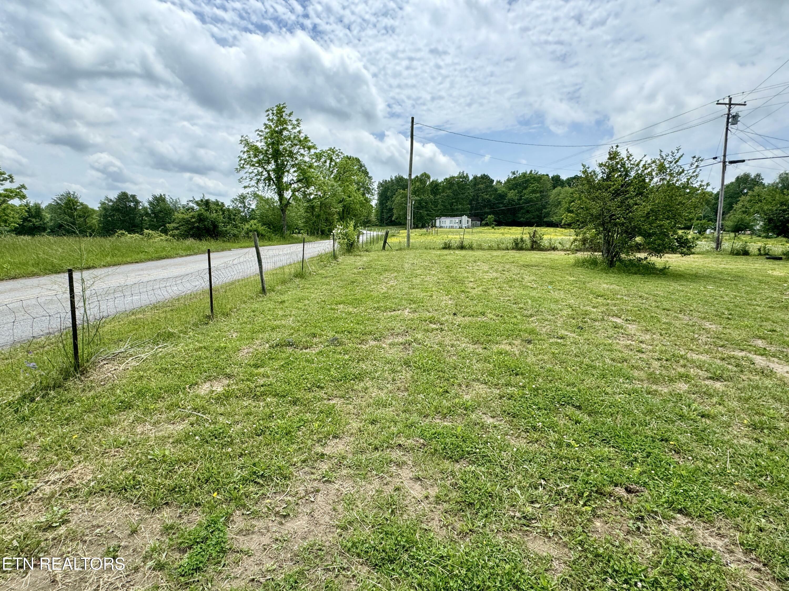 Property Photo: 688 Mayland Rd. TN 38571