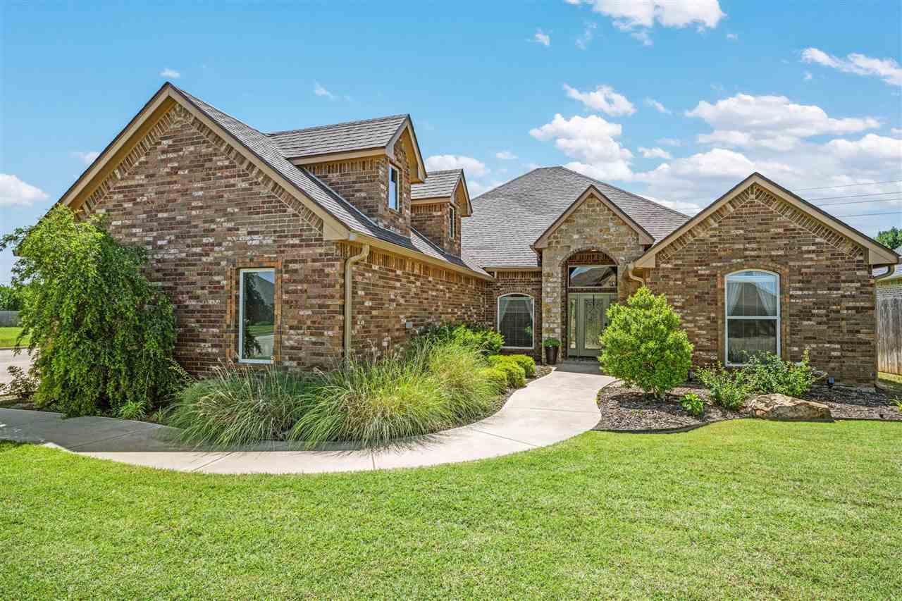 702 NW Blackstone Trl  Lawton OK 73505 photo