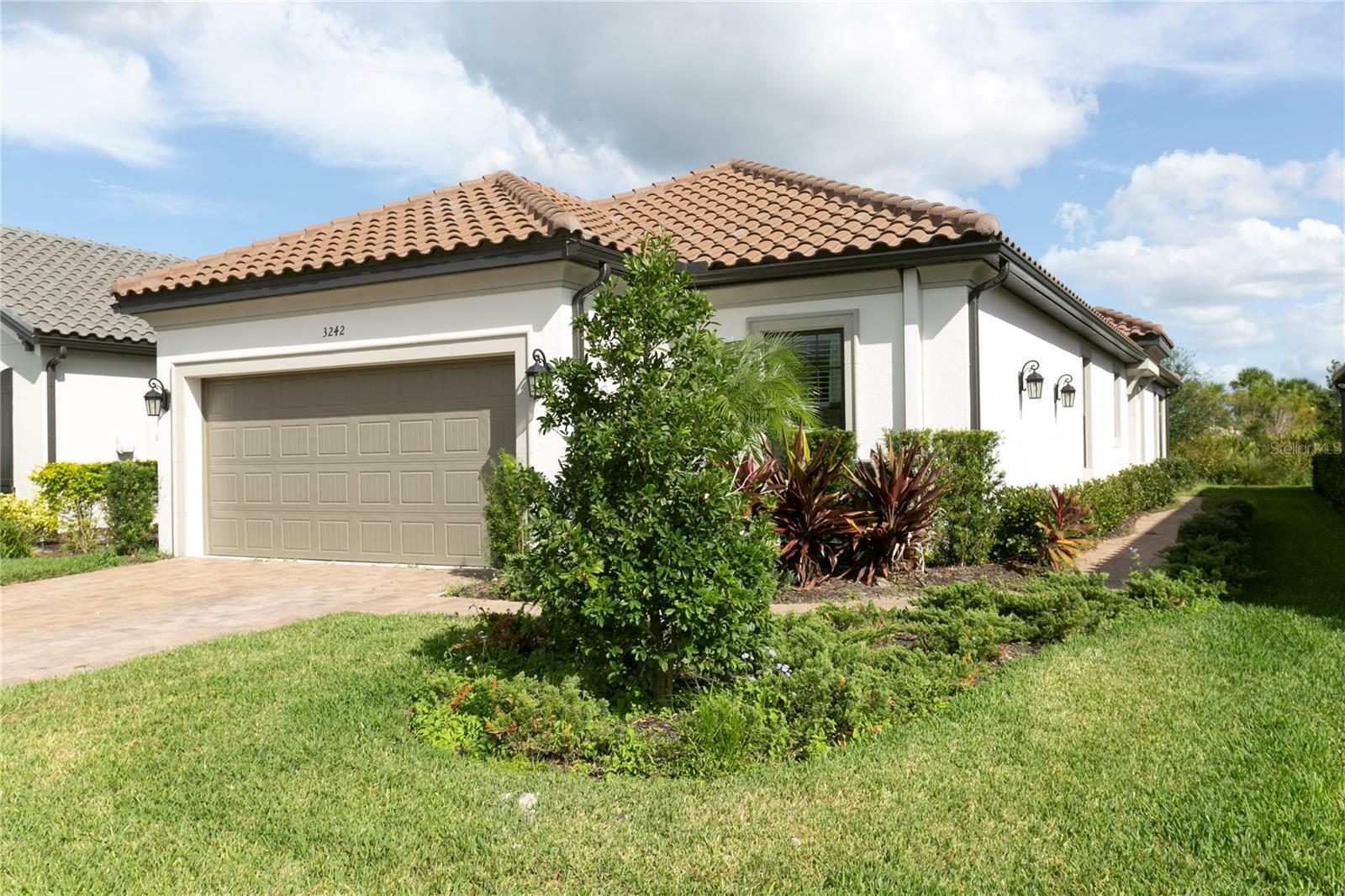 Property Photo: 3242 Francoa Drive FL 33556