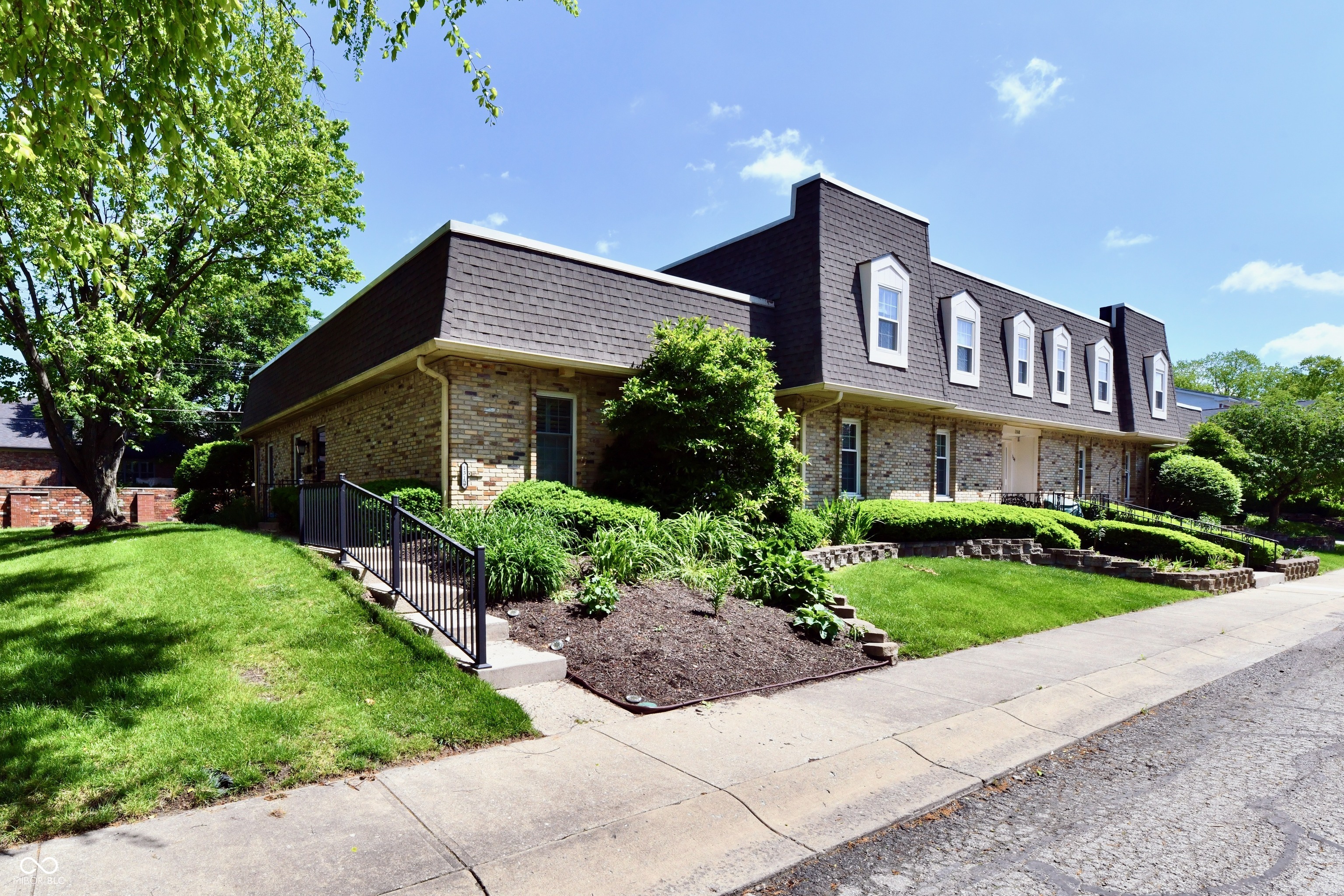 1310 Kings Cove Court  Indianapolis IN 46260 photo