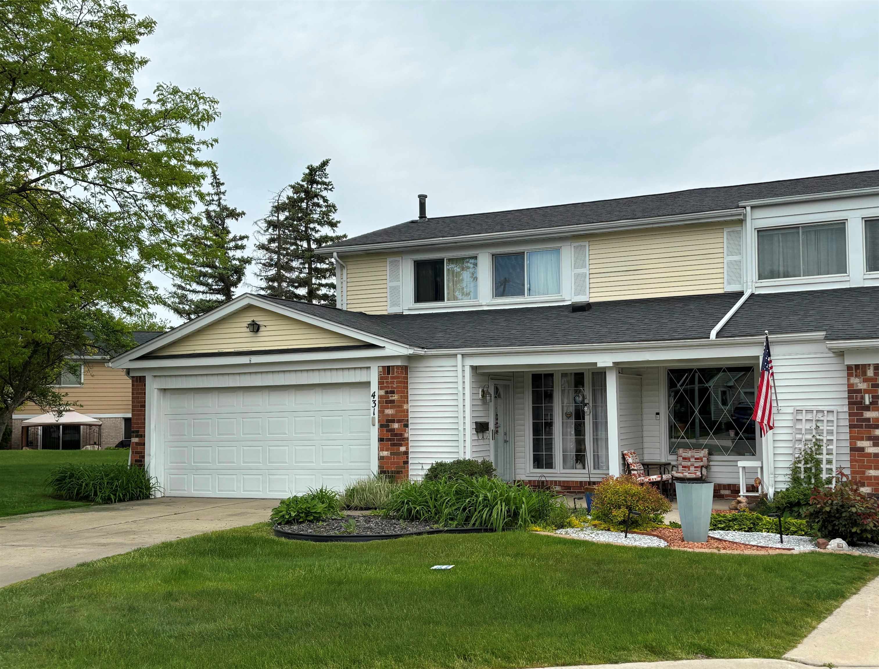 Property Photo: 431 Lockmoor Court MI 48439