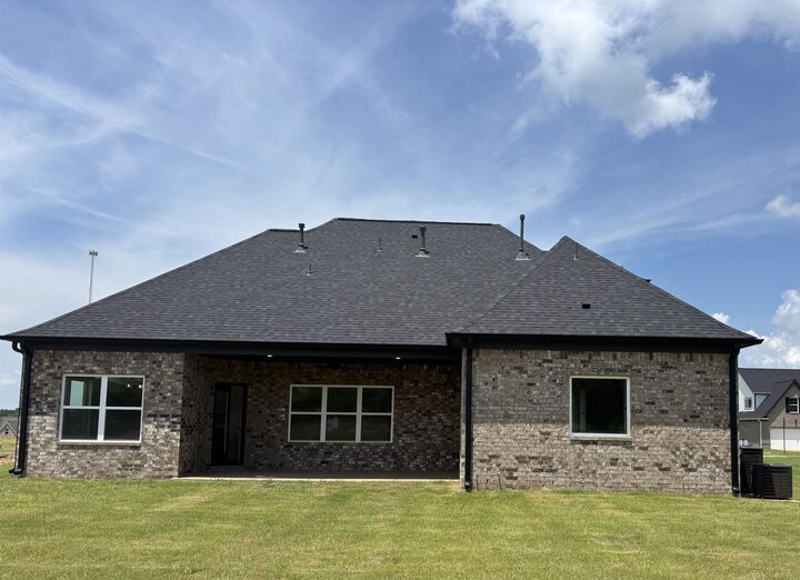 Property Photo:  200 Hughetta St  TN 38060 