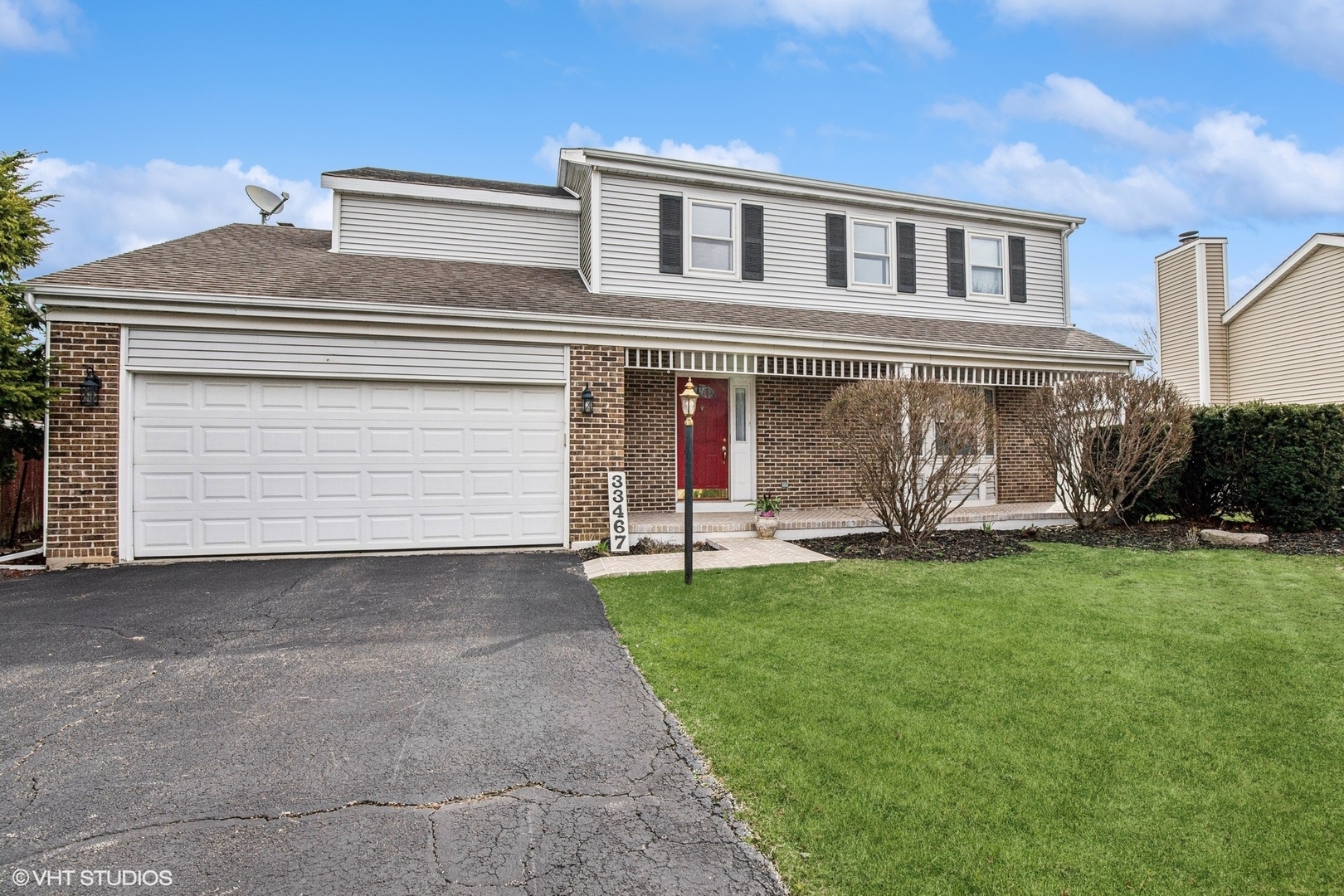 Property Photo: 33467 N Gagewood Lane IL 60030