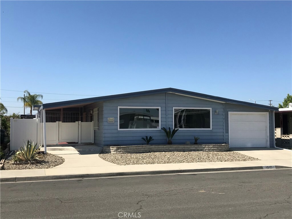 Property Photo: 1555 Santa Susana Drive CA 92543