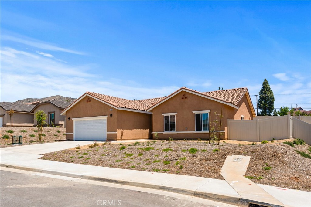 Property Photo: 11646 Sable Way CA 92557