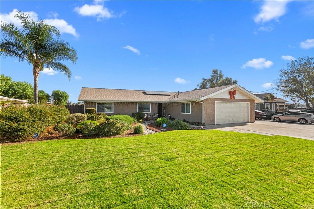 Property Photo: 10695 Linden Avenue CA 92316