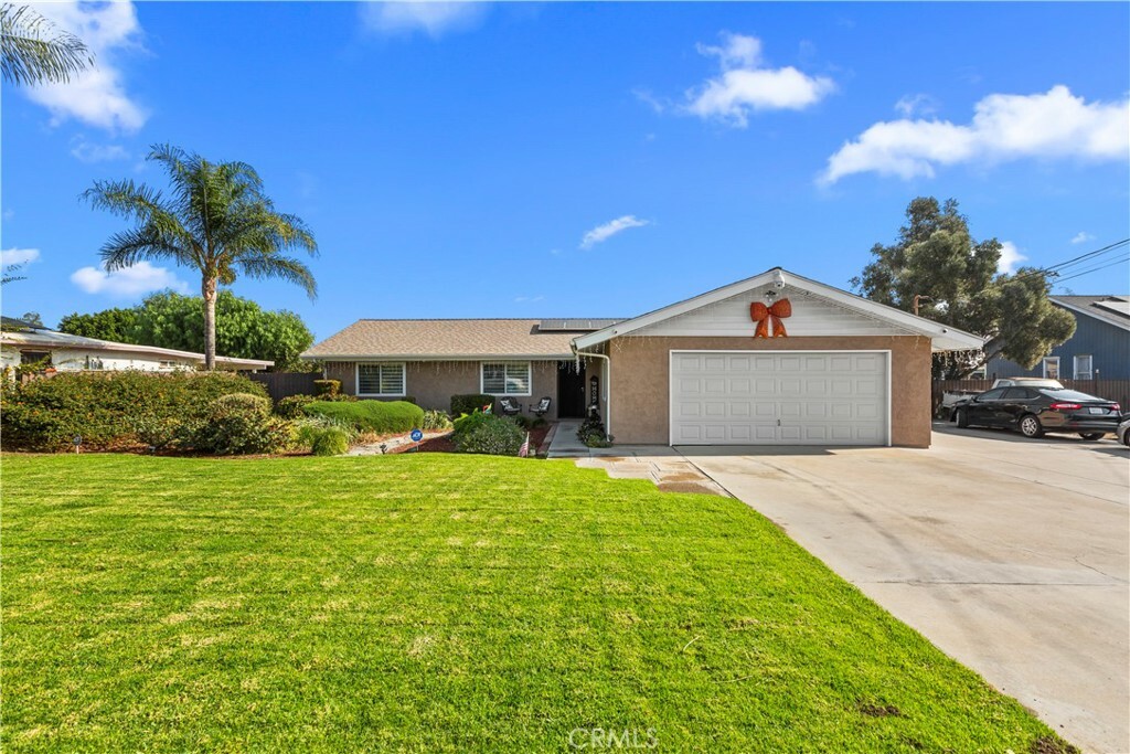 Property Photo: 10695 Linden Avenue CA 92316