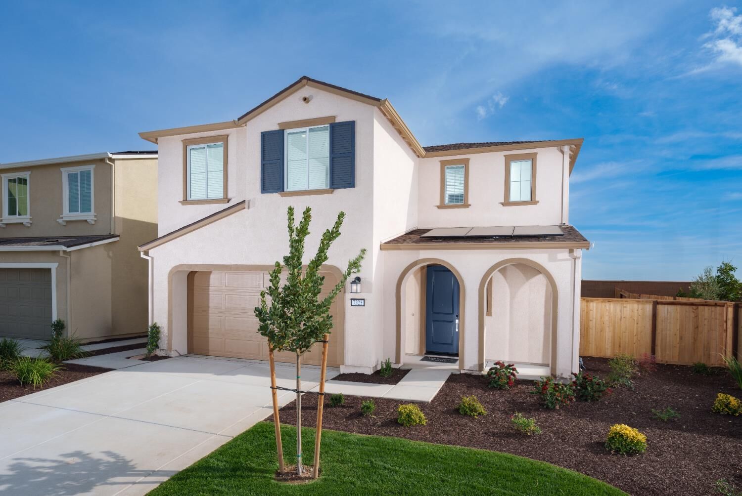 Property Photo: 7325 Dorstone Way CA 95829