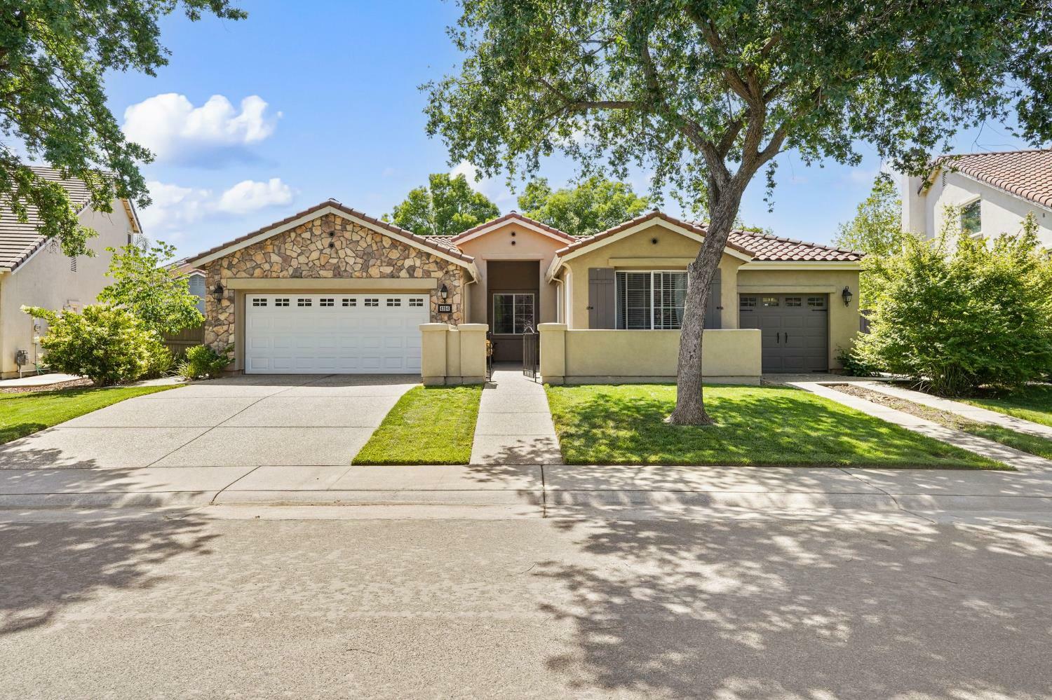 Property Photo: 4194 Tulip Park Way CA 95742
