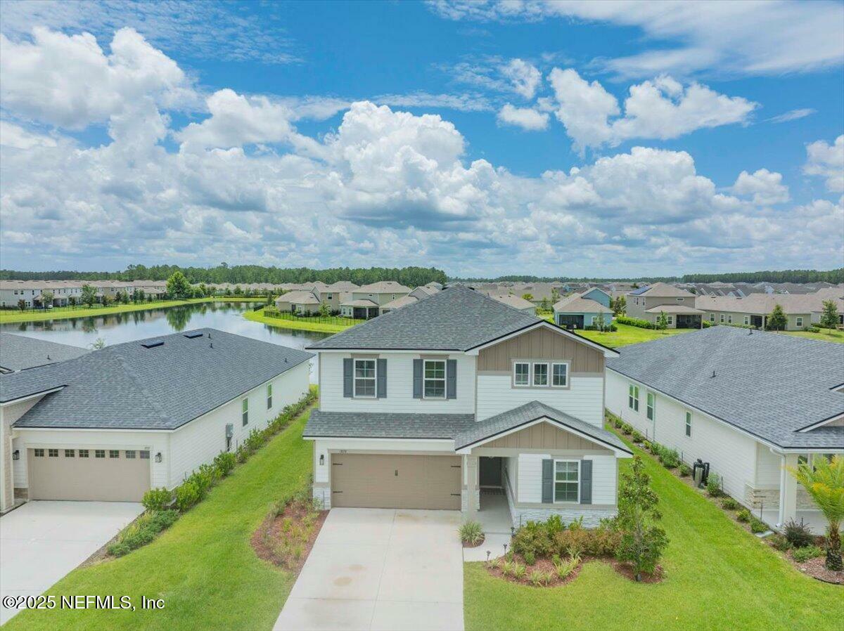 Property Photo:  1828 Amberly Drive  FL 32068 
