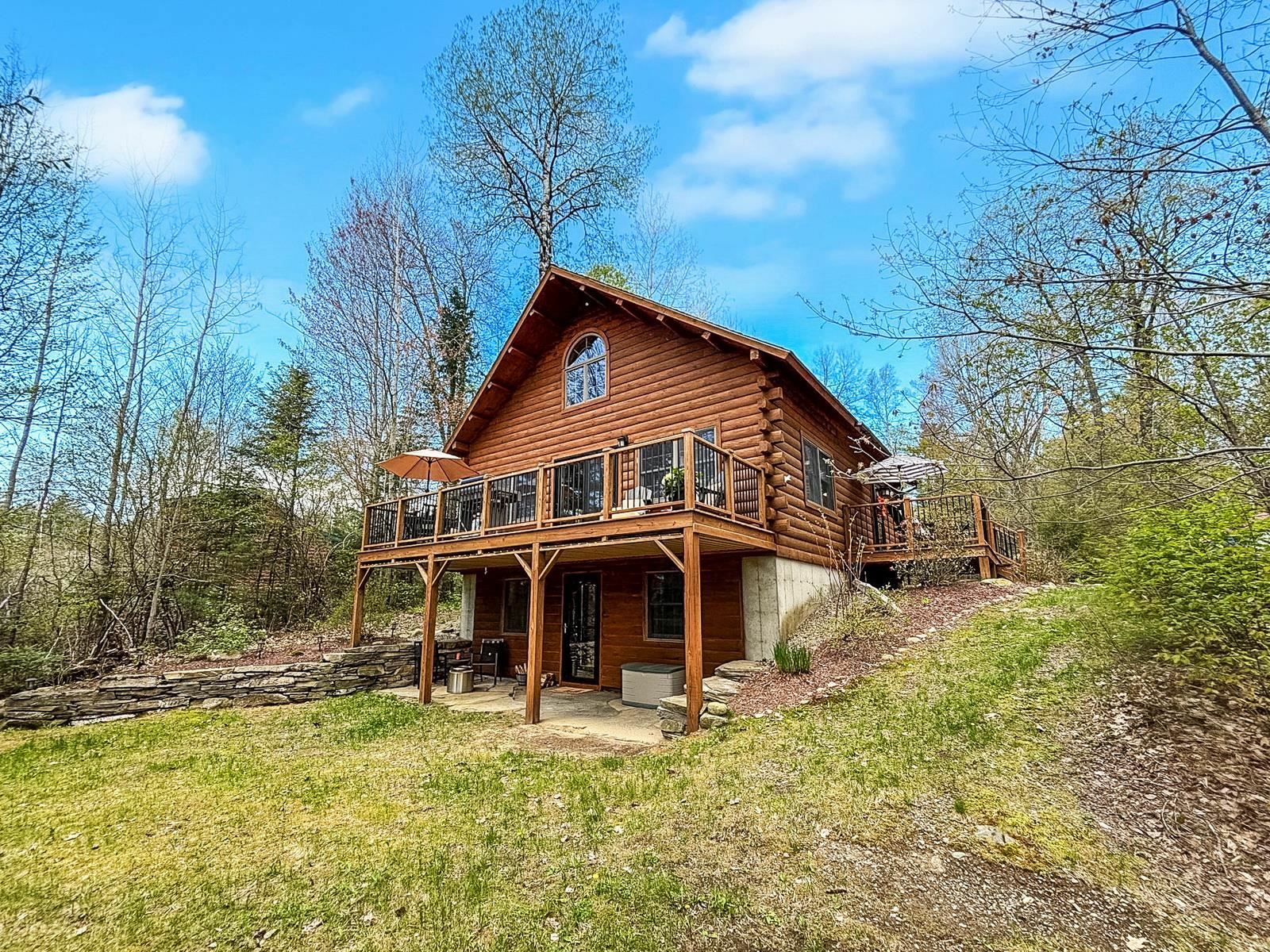 Property Photo:  66 Windsor Lane  NH 03785 